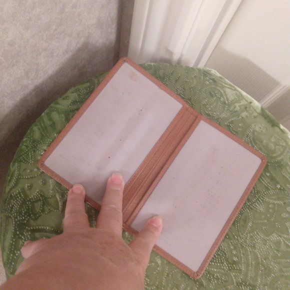 Louis Vuitton Taiga ID Card Holder - Picture 8 of 10